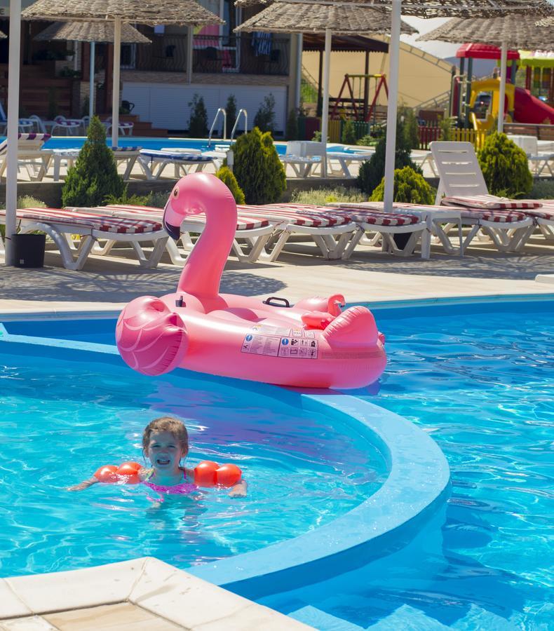 Kovcheg Hotel Zatoka Esterno foto