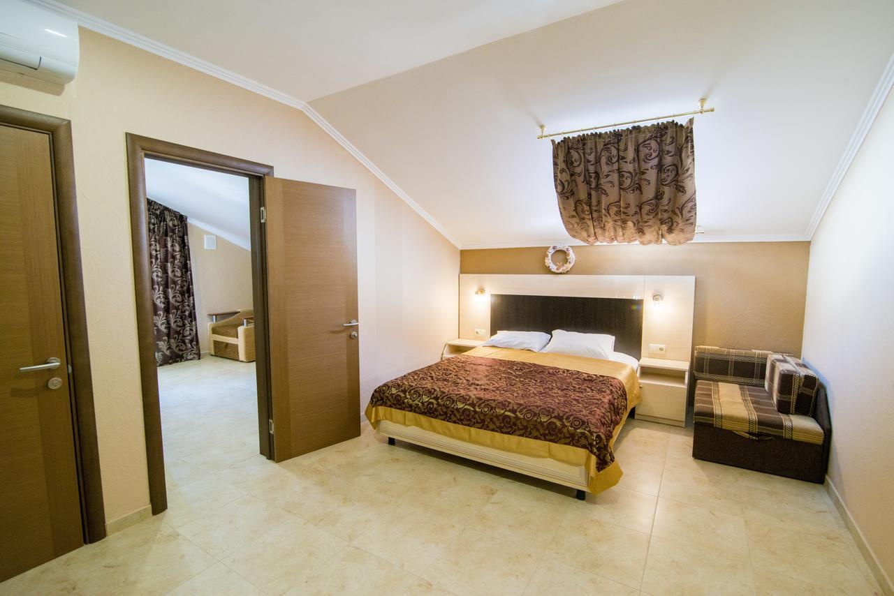 Kovcheg Hotel Zatoka Esterno foto